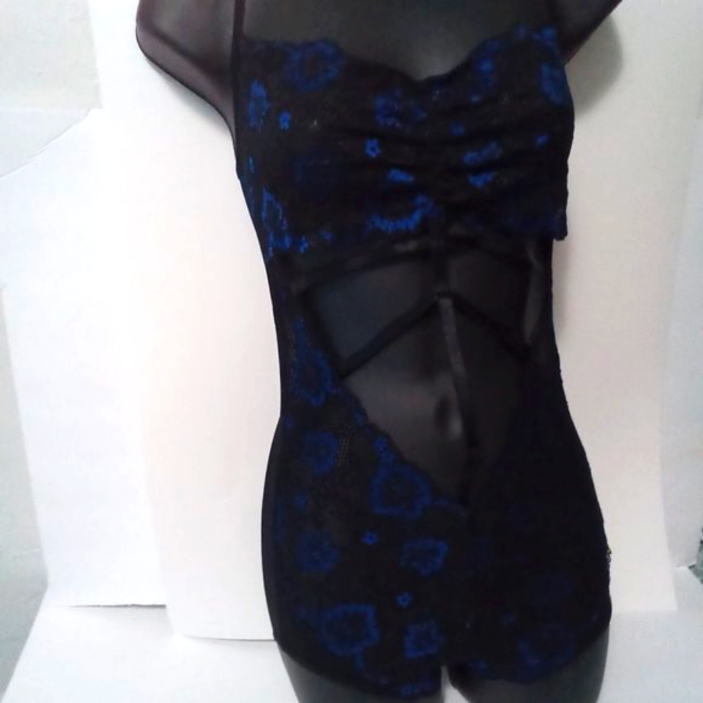 Blue and black floral lingerie size Small‎